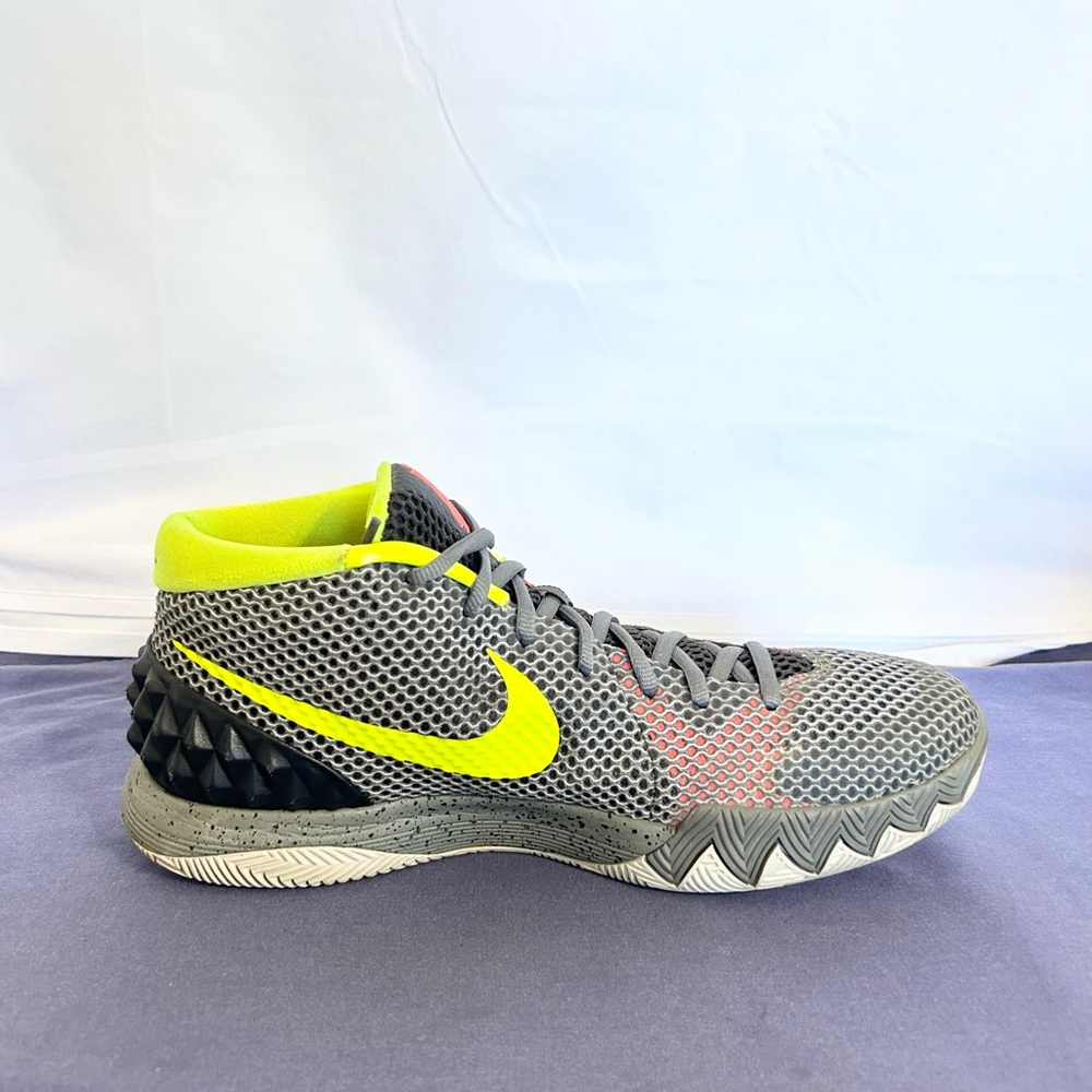 Nike Kyrie 1 Grey/Green size 10.5 *RARE* MEN’S BASKETBALL SHOES - Picture 5 of 9